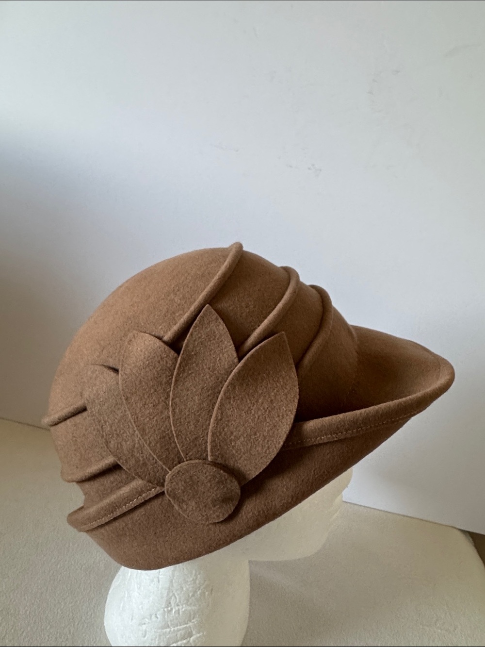 DeLux wool cloche hat